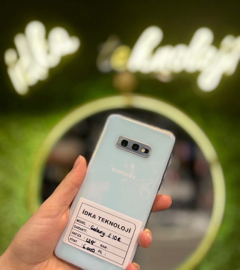 Samsung  Galaxy S10e
