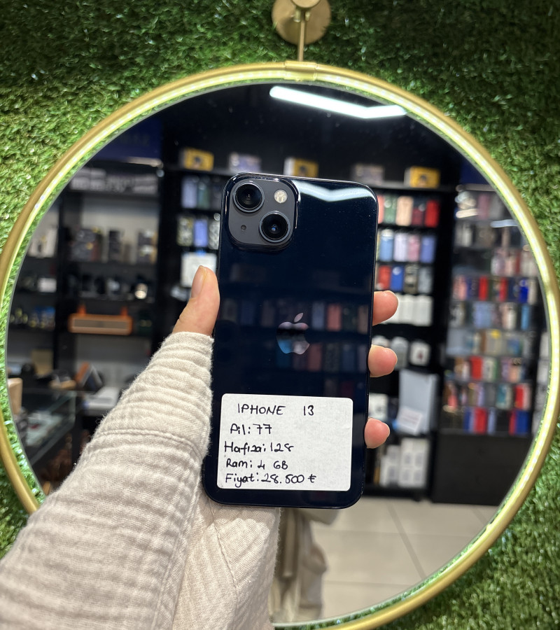 Apple iPhone 13