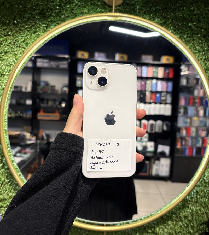 Apple iPhone 13