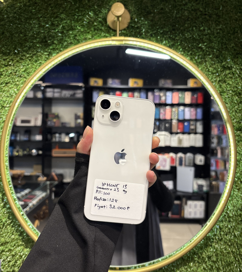Apple iPhone 13